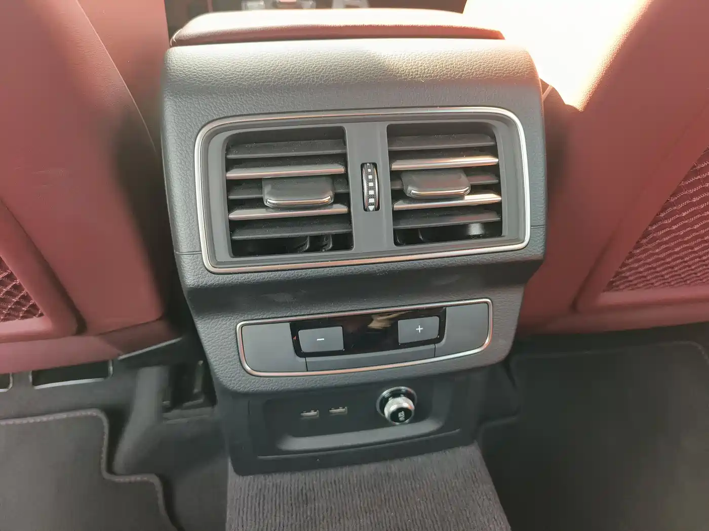 Audi Q5L 2024 Model 40 TFSI Luxury Dynamic фото 16