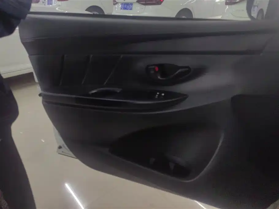 Toyota YARiS L Zhi Xuan 2021 1.5L CVT Leading Edition фото 7