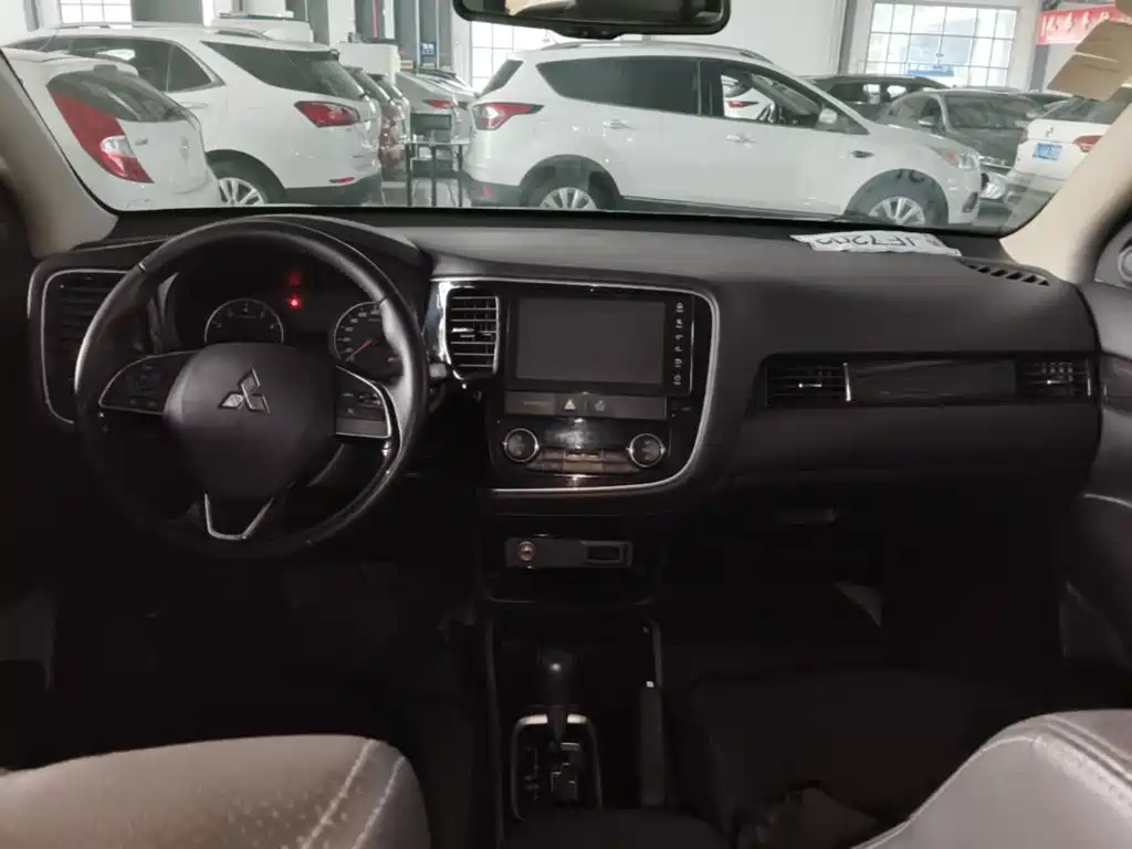 Mitsubishi Outlander 2017 2018 2.0L 2WD Glory Edition 5-seater