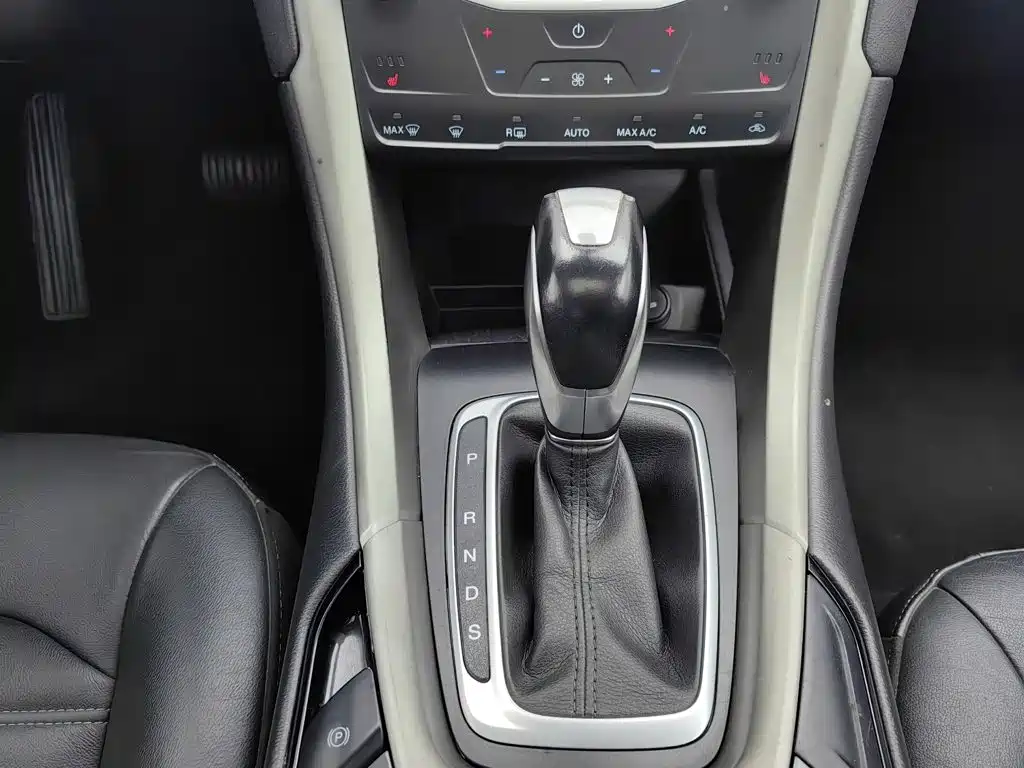 Ford Mondeo 2013 2013 2.0L GTDi200 Luxury