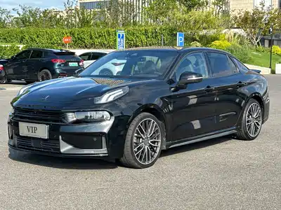 Lynk & Co 03