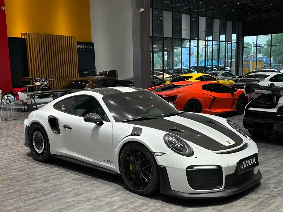 Porsche 911 2018 GT2 RS 3.8T