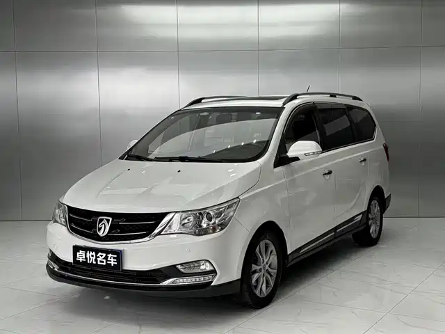 Baojun Baojun 730 2016 1.5T Manual Luxury 7-seater