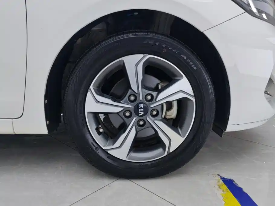 Фото 6 - Kia K3