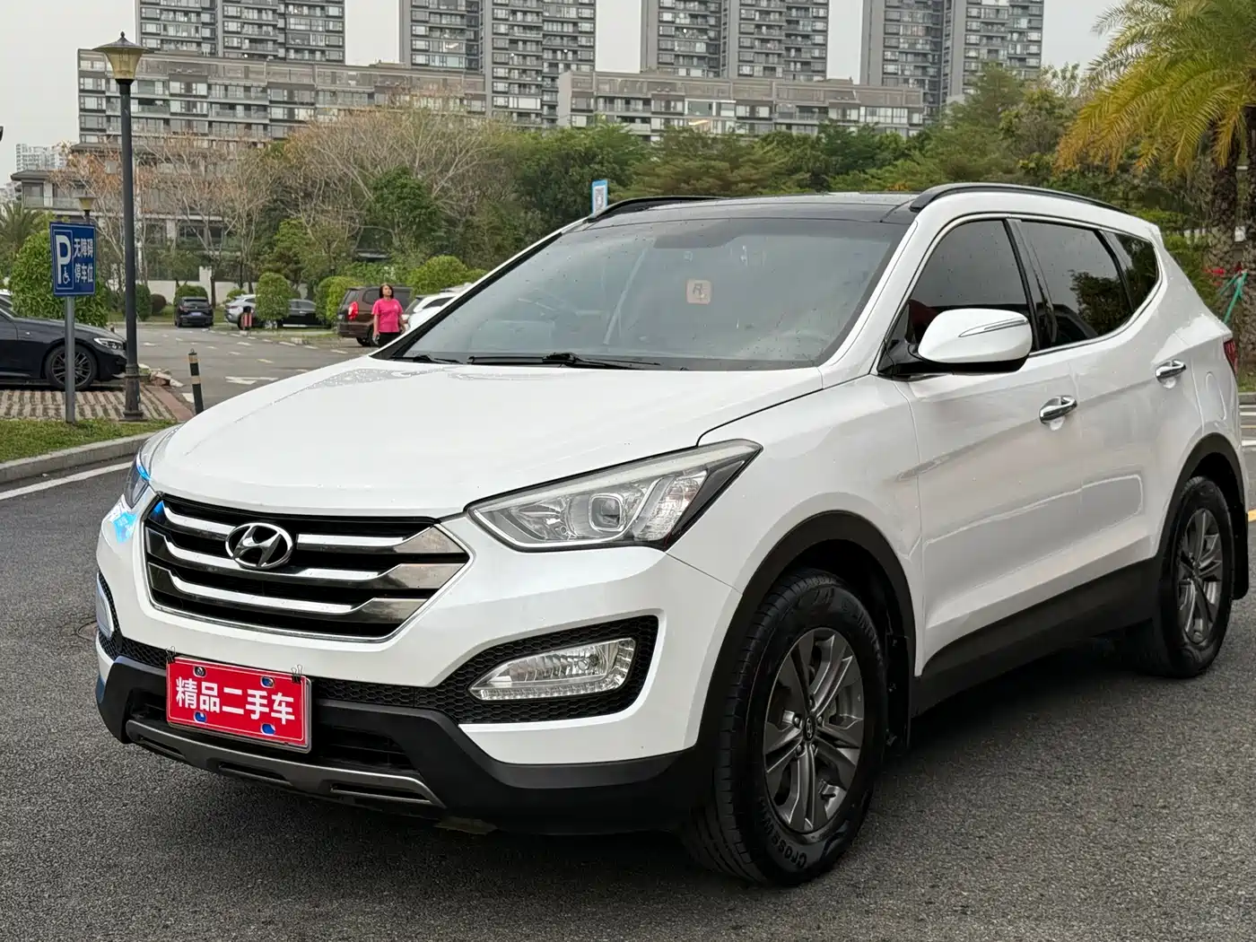 Hyundai Santa Fe 2013 Model 2.4L Automatic 2WD Smart