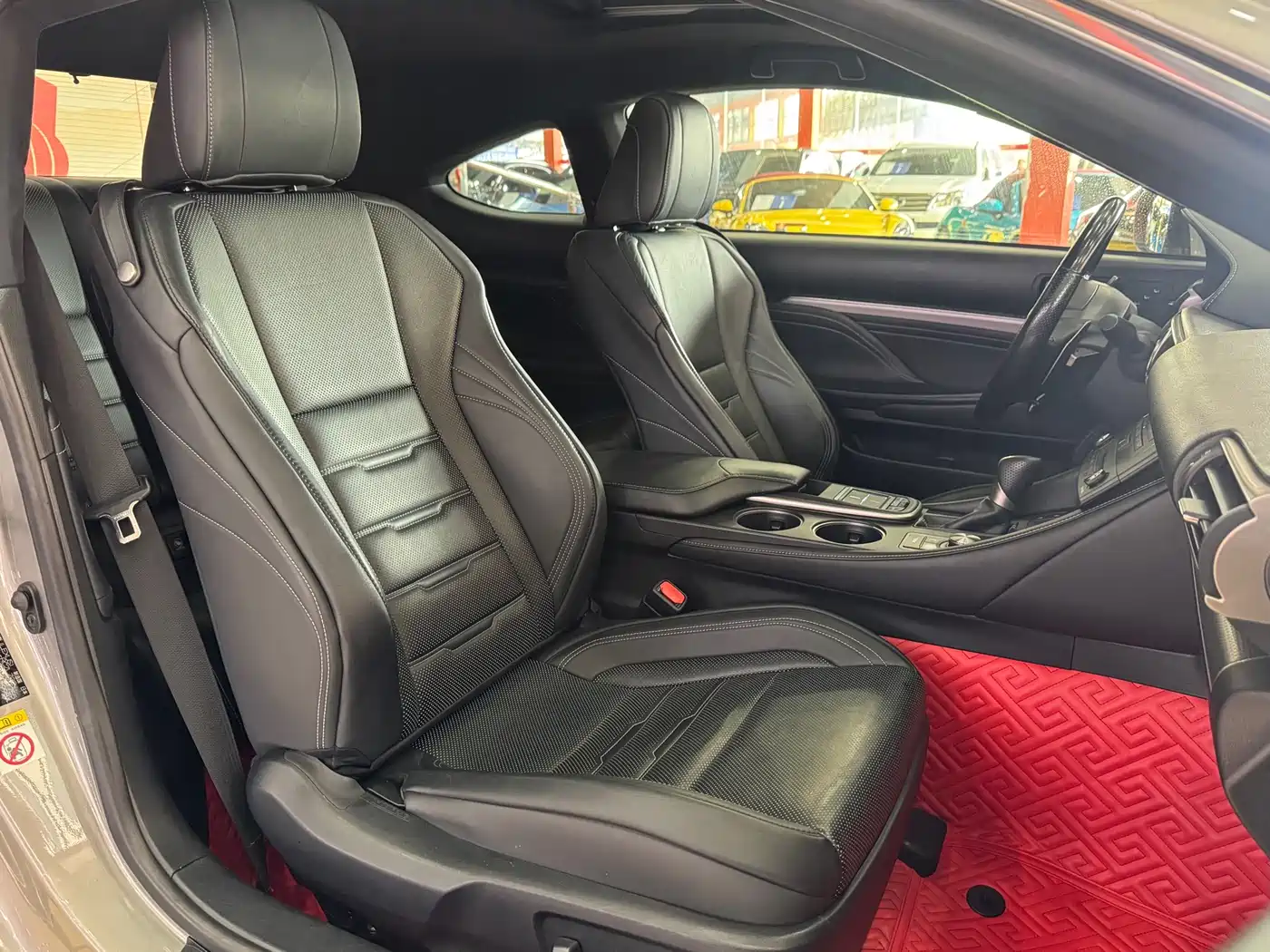 Lexus RC 2016 200t F SPORT Edition фото 13