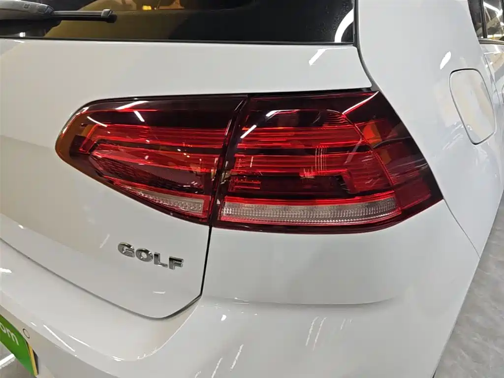 Volkswagen Golf 2018 1.6L Automatic Fashion фото 8