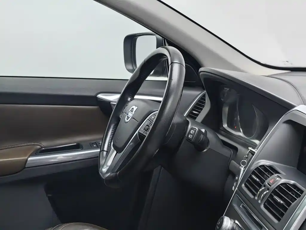 Фото 22 - Volvo XC60