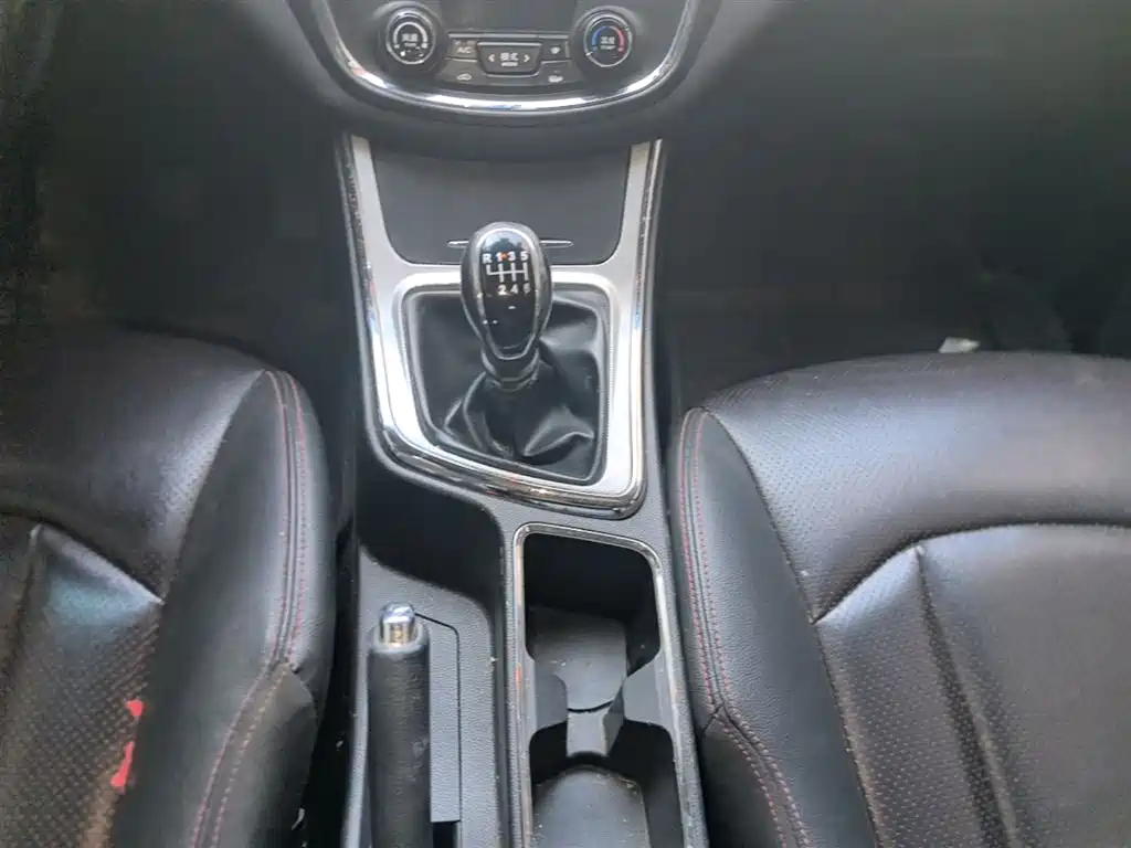 Baojun 560 2017 2016 1.8L Manual Luxury