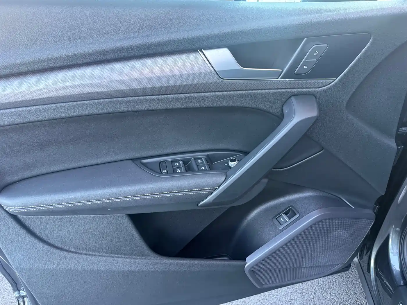 Audi Q5L 2022 40T Luxury Dynamic фото 6