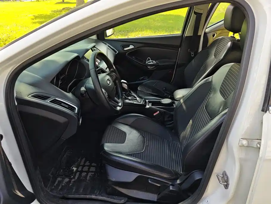 Фото 9 - Ford Focus