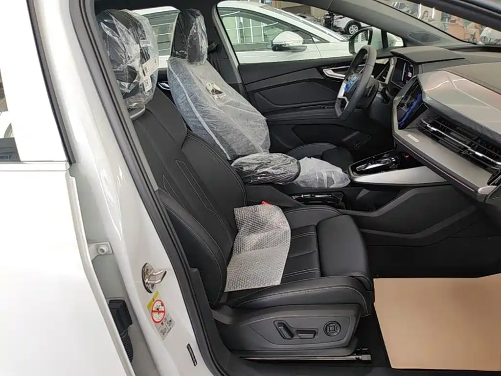 Audi Q4 e-tron 2026 2024 40 e-tron Pioneer Edition
