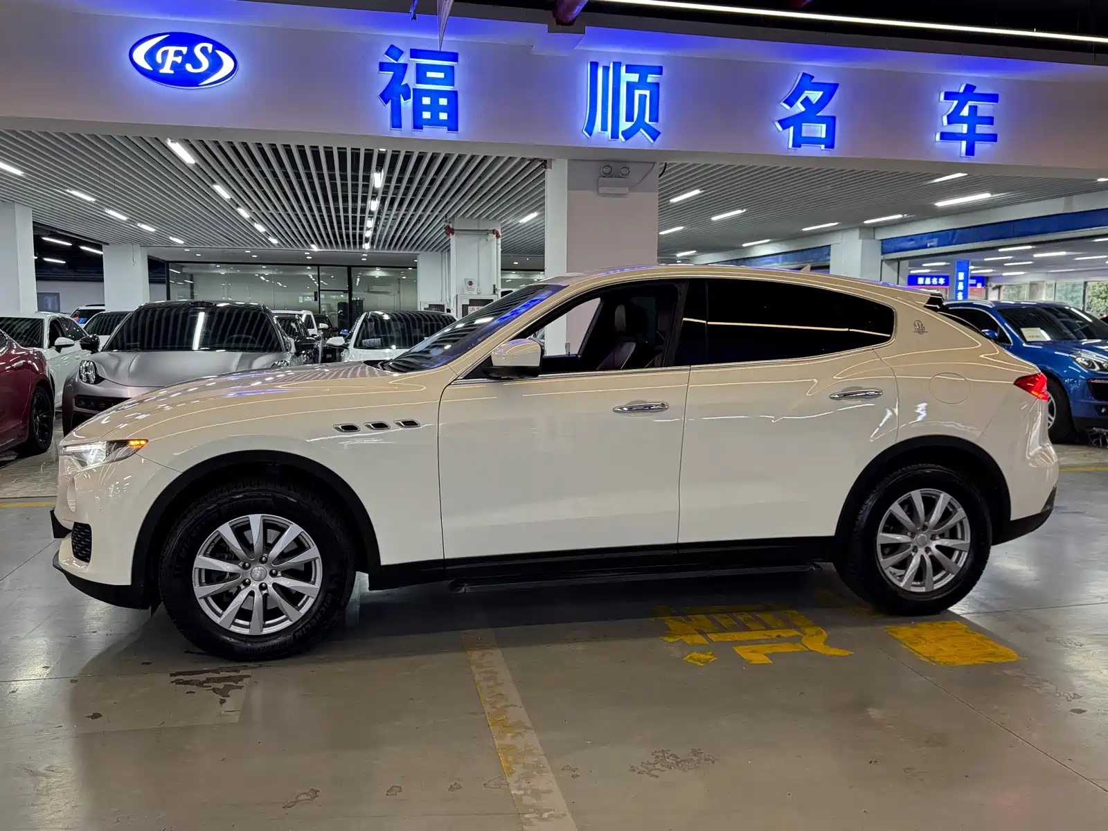Photo 9 - Maserati Levante