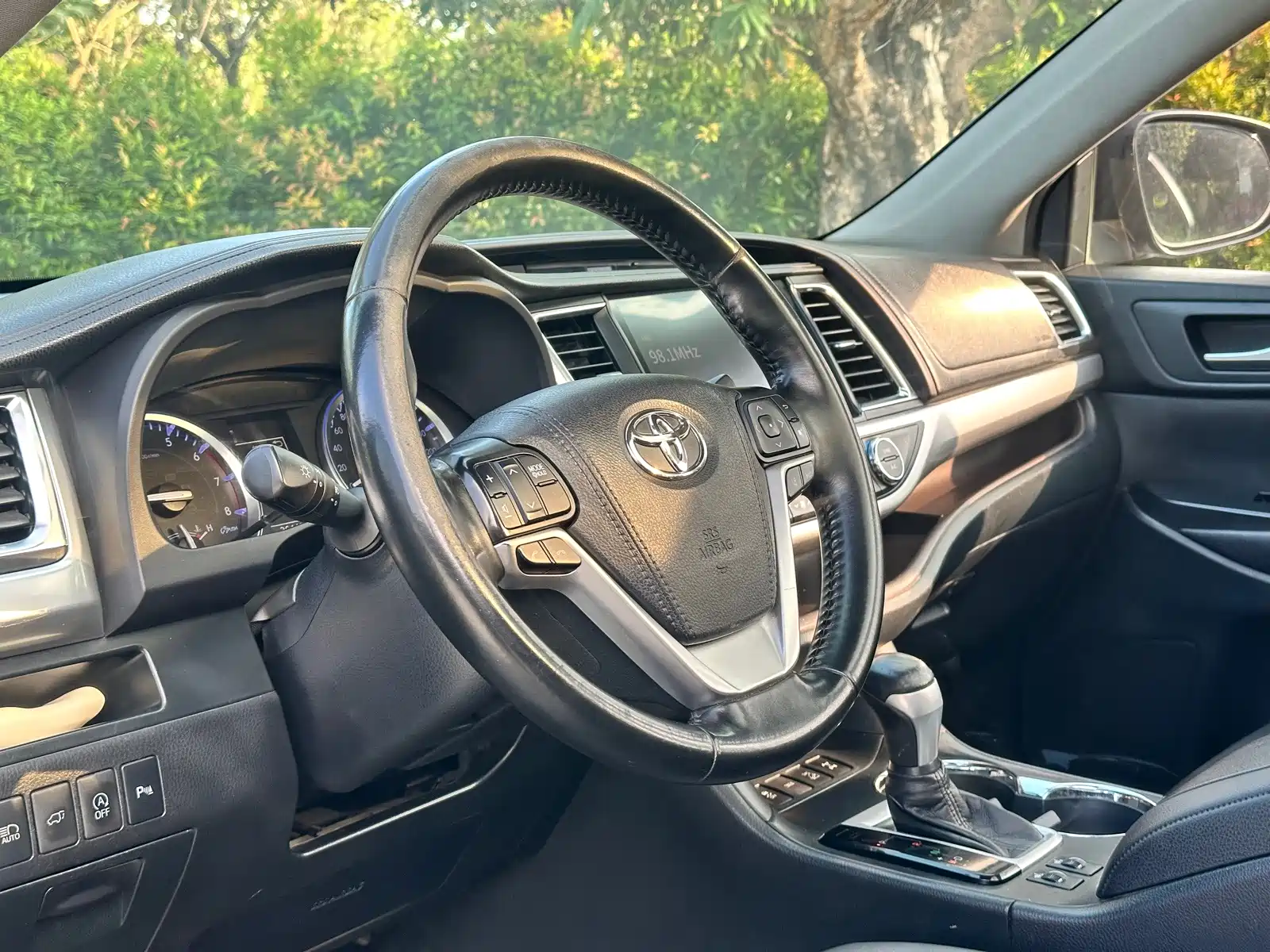 Photo 9 - Toyota Highlander