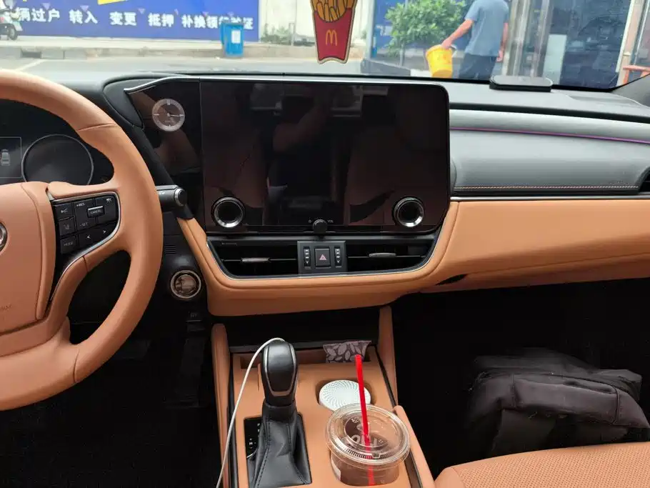 Lexus ES 2026 2025 200 Ultimate Edition