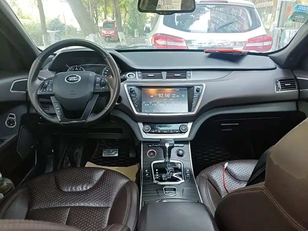 Landwind X7 2016 2015 2.0T Panorama Premium