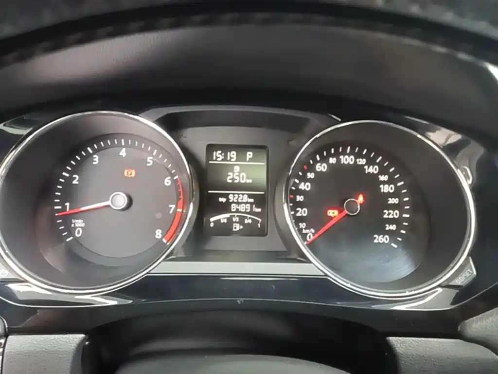 Volkswagen Sagitar 2018 1.6L Automatic Comfort фото 8