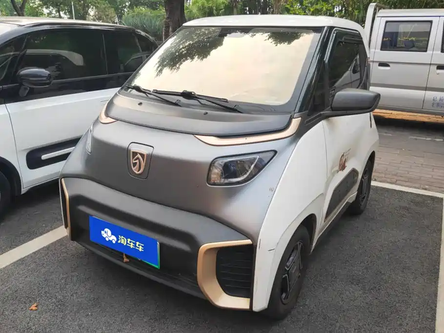 BAOJUN E200 2018