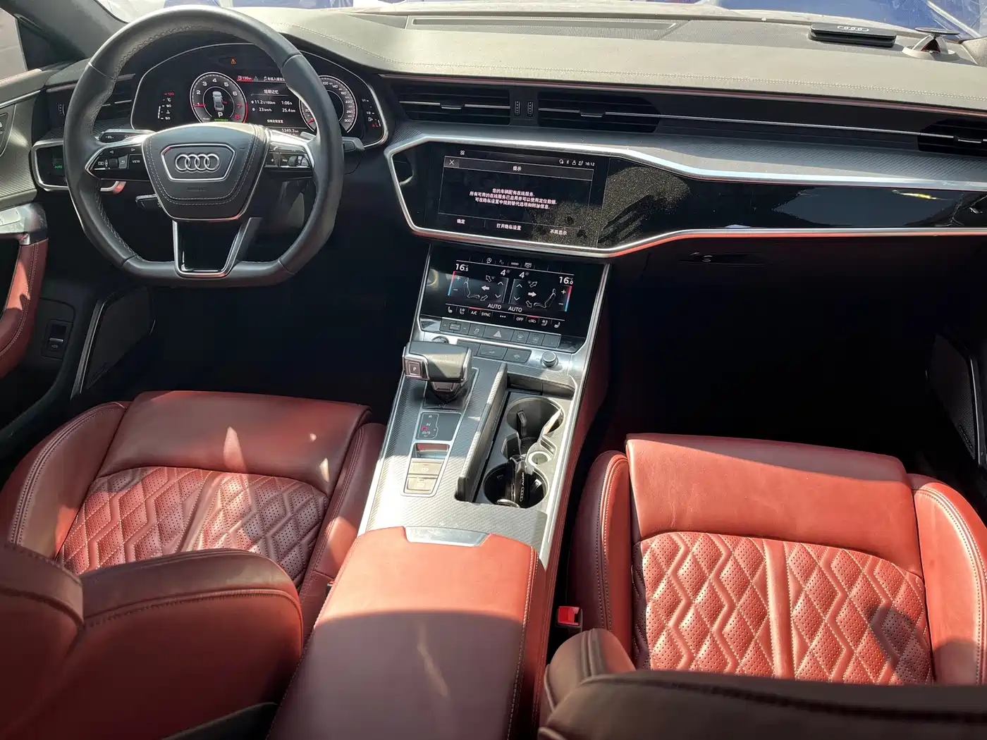 Фото 7 - Audi A7L