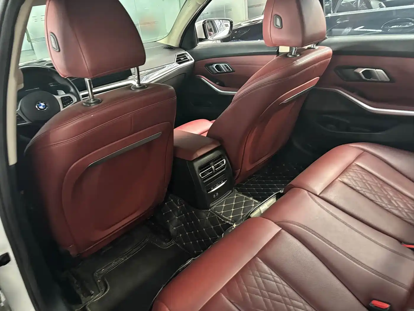 Photo 15 - BMW 3 Series