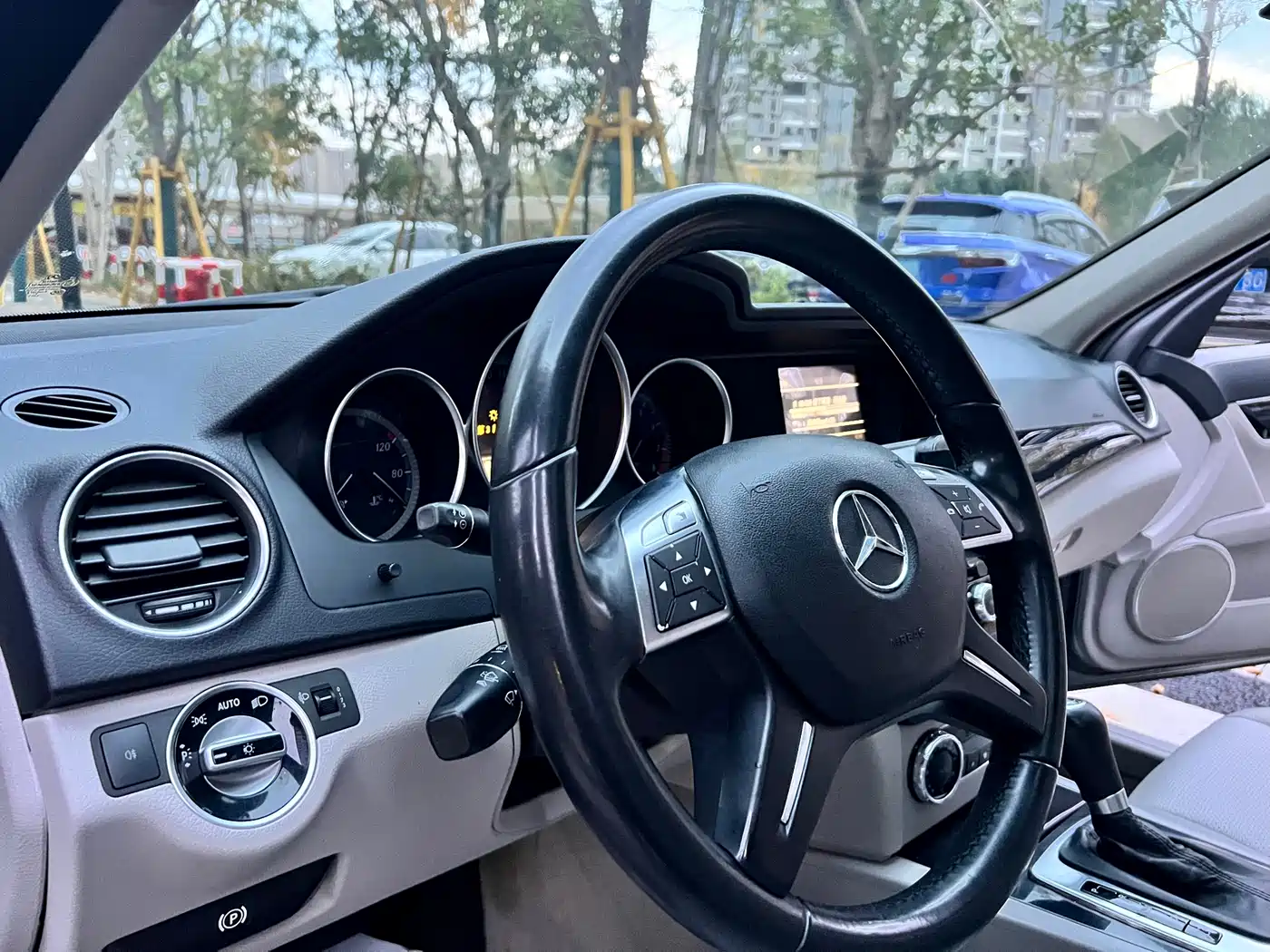 Mercedes-Benz C-Class 2011 C 180K Classic фото 21
