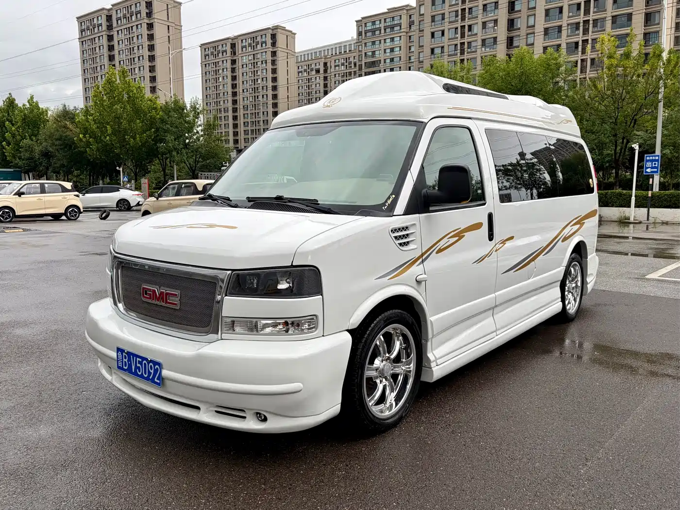 GMC Savana 2010 2011 5.3L Business Star 7-Seater