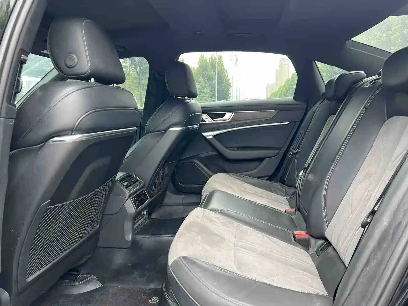 Фото 7 - Audi A6L