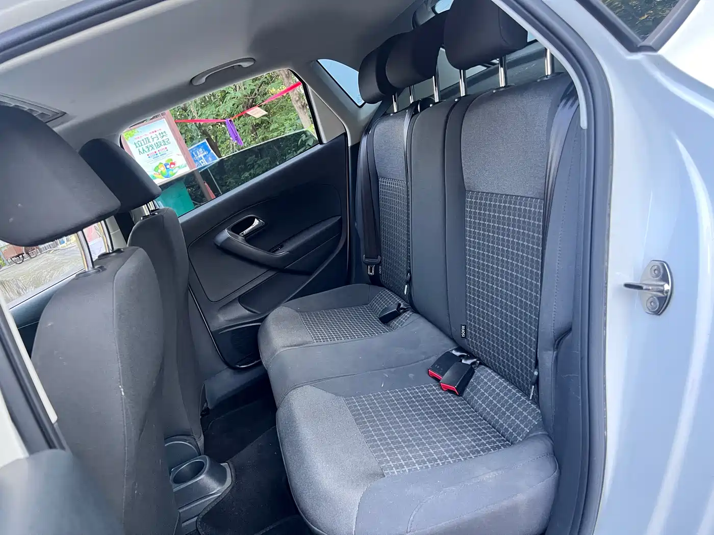 Volkswagen Polo 2016 1.6L Automatic Comfort фото 13