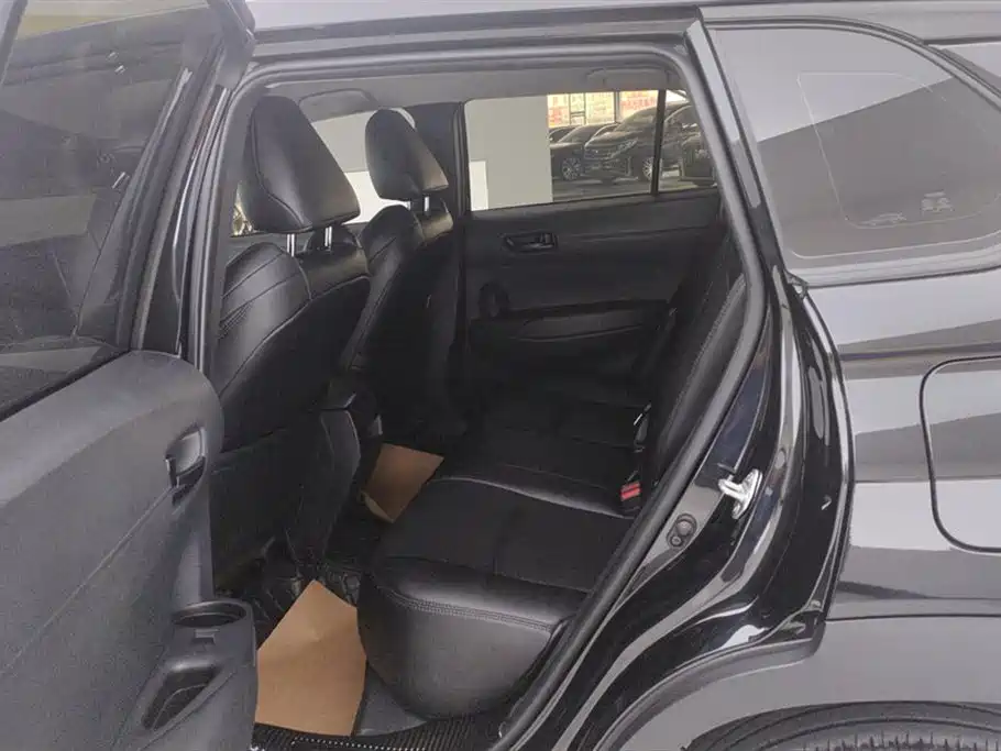 Toyota Frontlander 2024 2.0L CVT Elite Edition фото 11