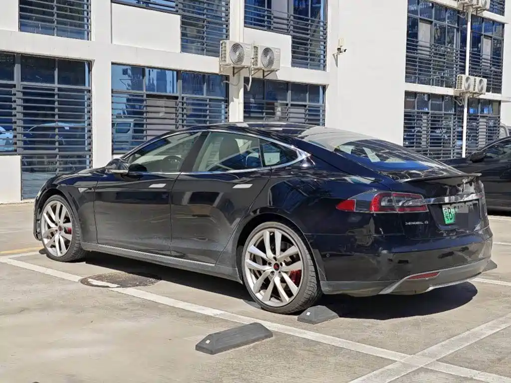 Tesla Model S 2016 2014 Model S P85