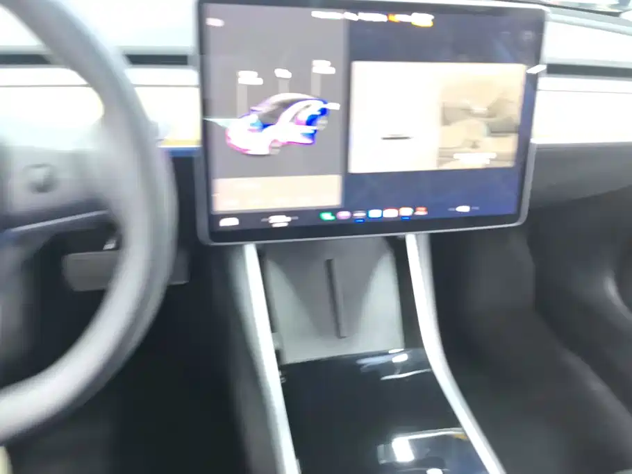 Фото 12 - Tesla Model 3