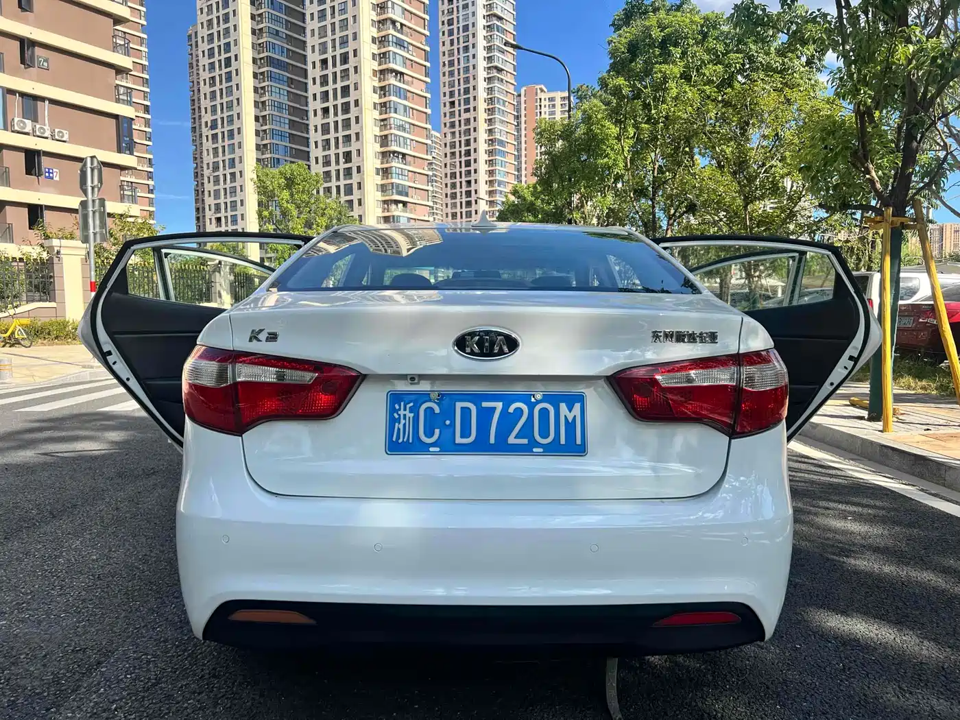 Kia K2 2012 Sedan 1.4L AT Premium ECO Commemorative Edition фото 20