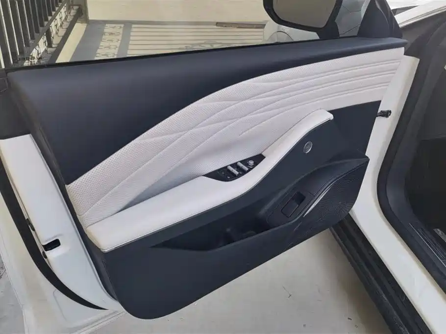 GEELY GALAXY GALAXY E8