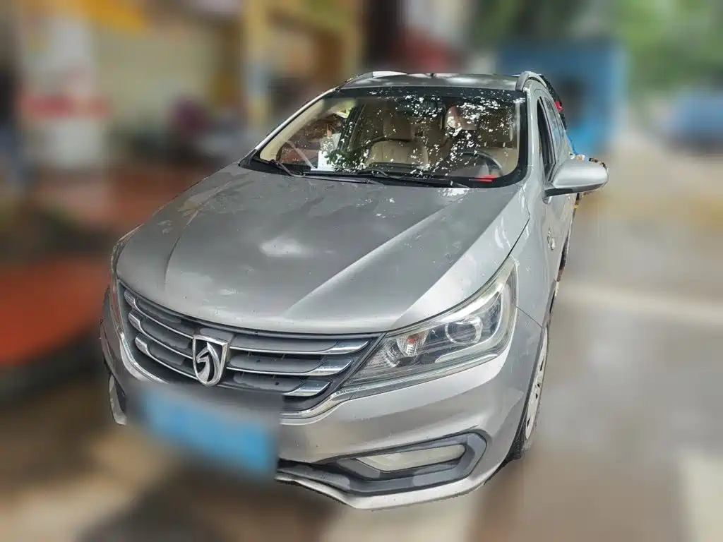 Фото 1 - Baojun 310W