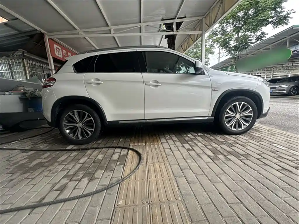 Peugeot 4008 (Import) 2013 2.0L 2WD Fashion фото 8