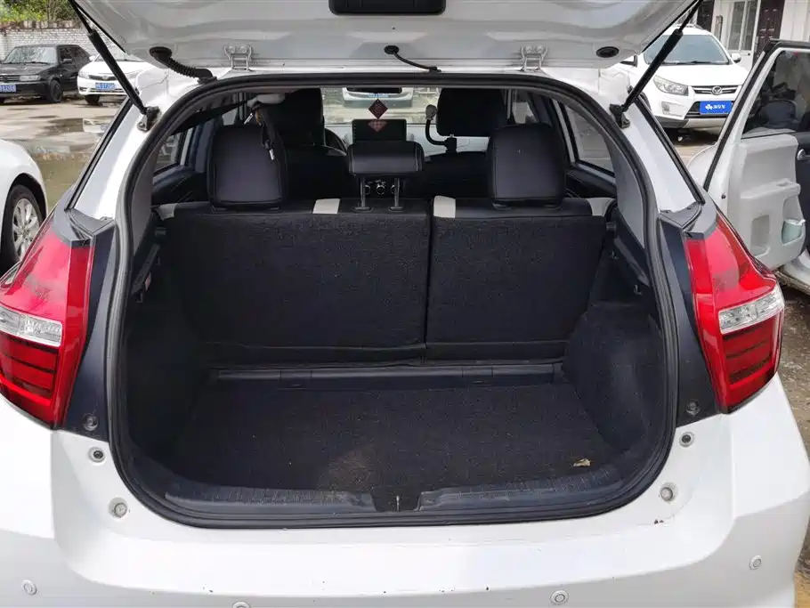 TOYOTA YARIS L ZHIXUAN