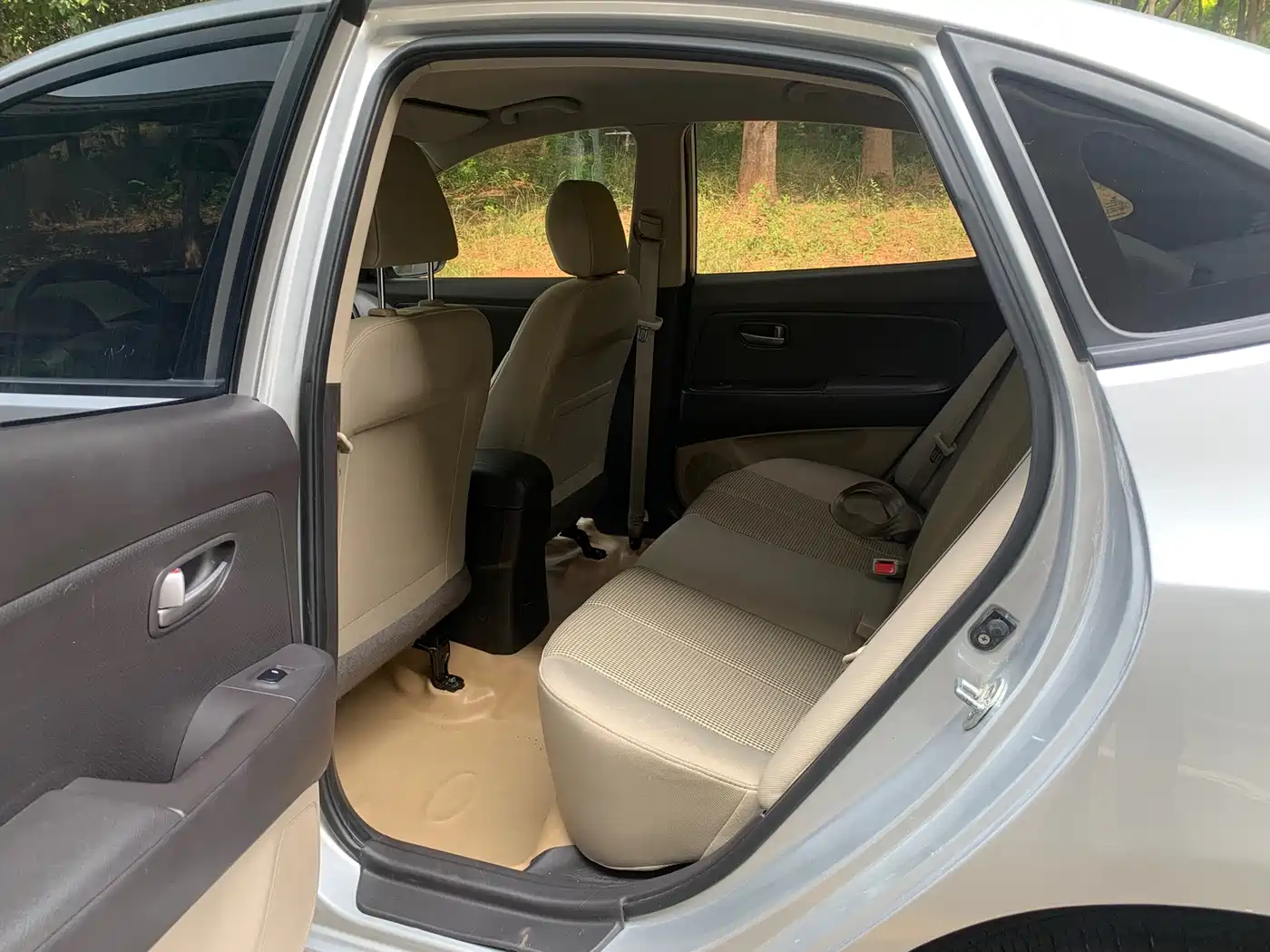 Hyundai Elantra 2011 1.6L Automatic Comfort фото 8