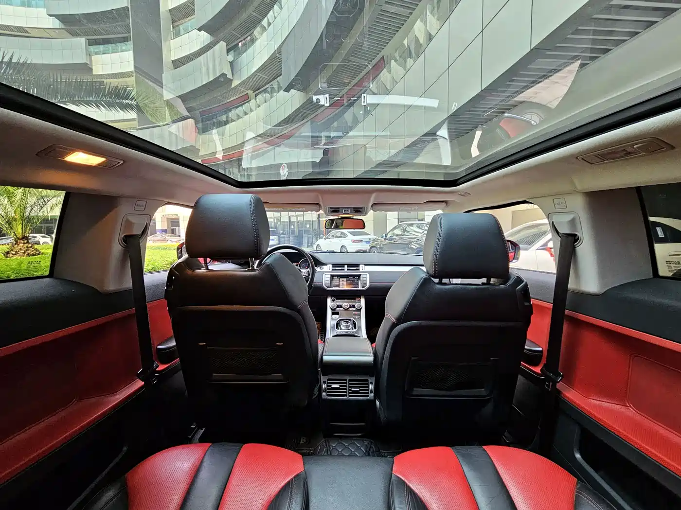 Land Rover Range Rover Evoque (Import) 2013 2.0T 3-door Dynamic Edition фото 21