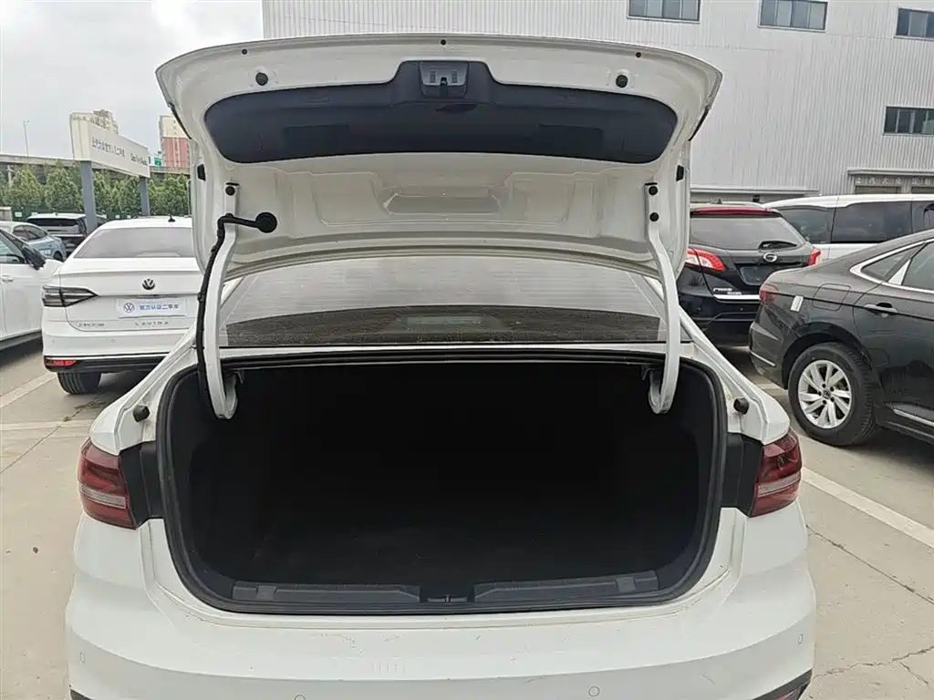 Volkswagen Lavida 2024 Model 1.5L Automatic Delight Edition фото 19