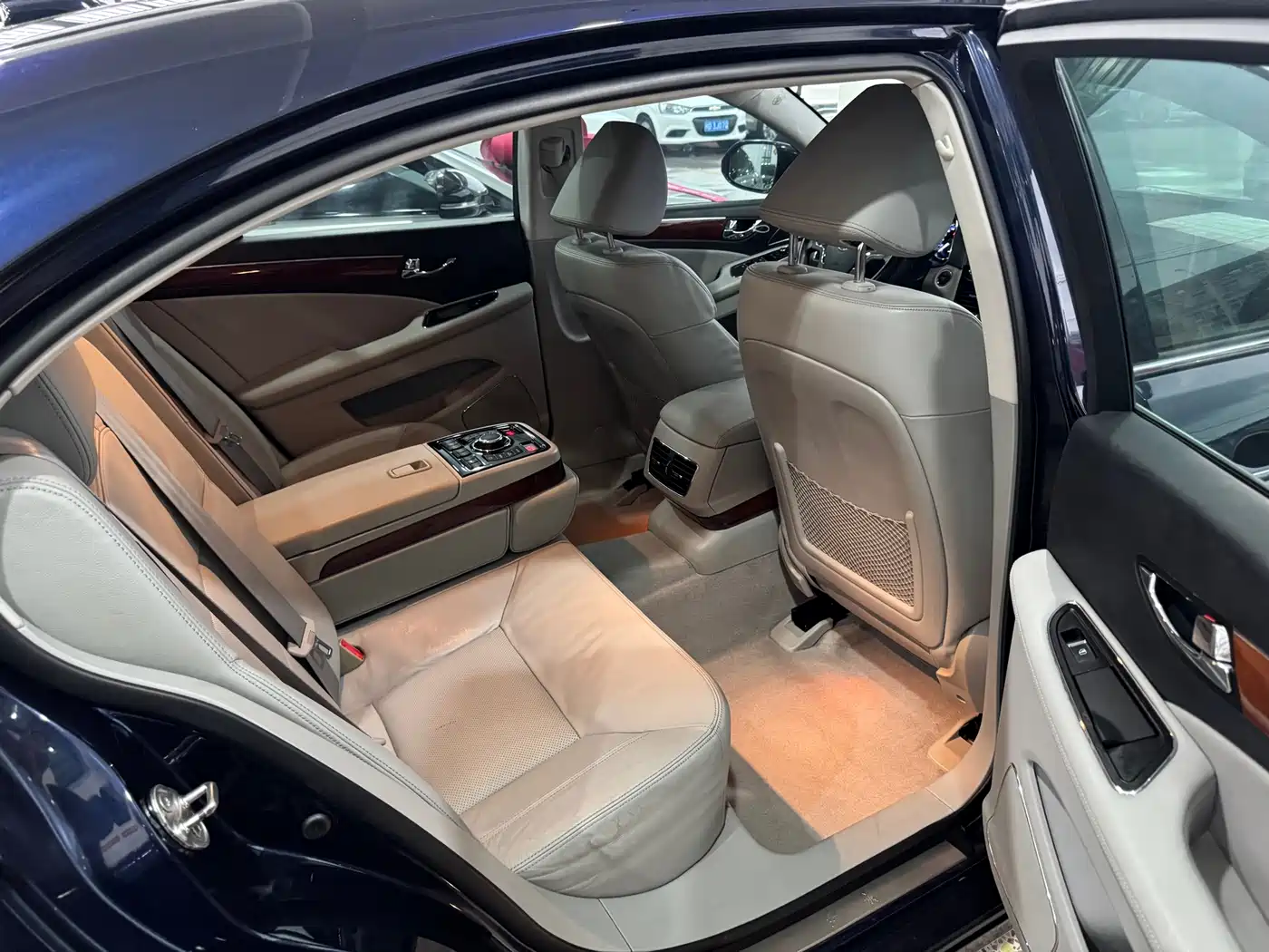 Hongqi H7 2015 2015 1.8T Luxury Type