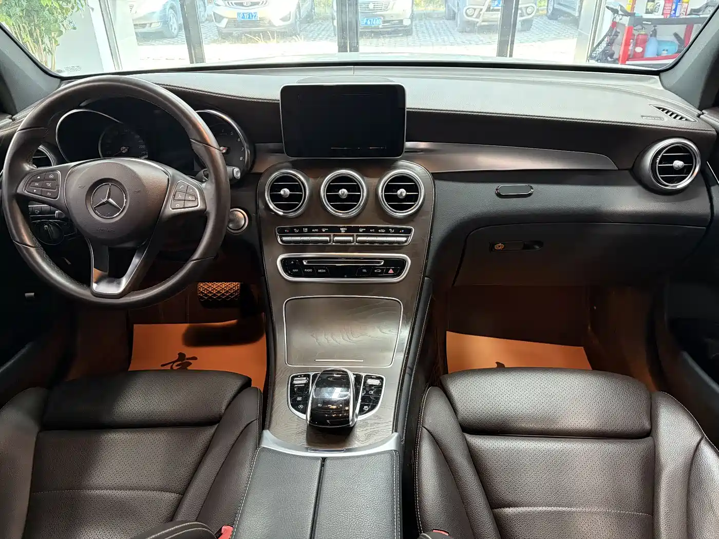 Mercedes-Benz GLC 2017 GLC 300 4MATIC Dynamic фото 11