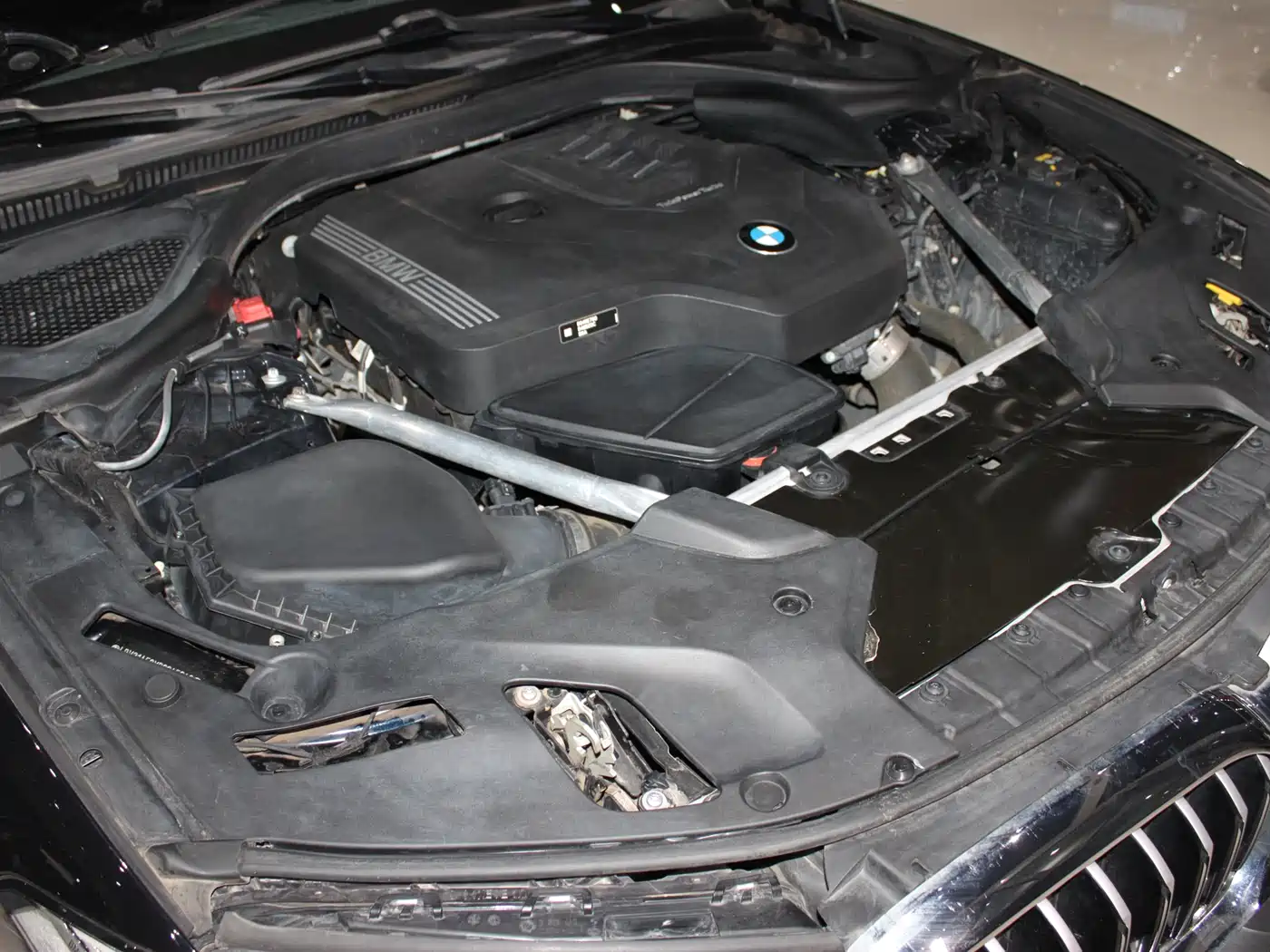 BMW 5 Series 2022 Model Second Facelift 525Li M Sport Package фото 9