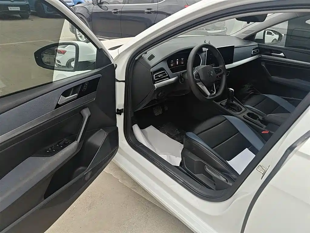 Volkswagen Lavida 2024 Model 1.5L Automatic Delight Edition фото 16