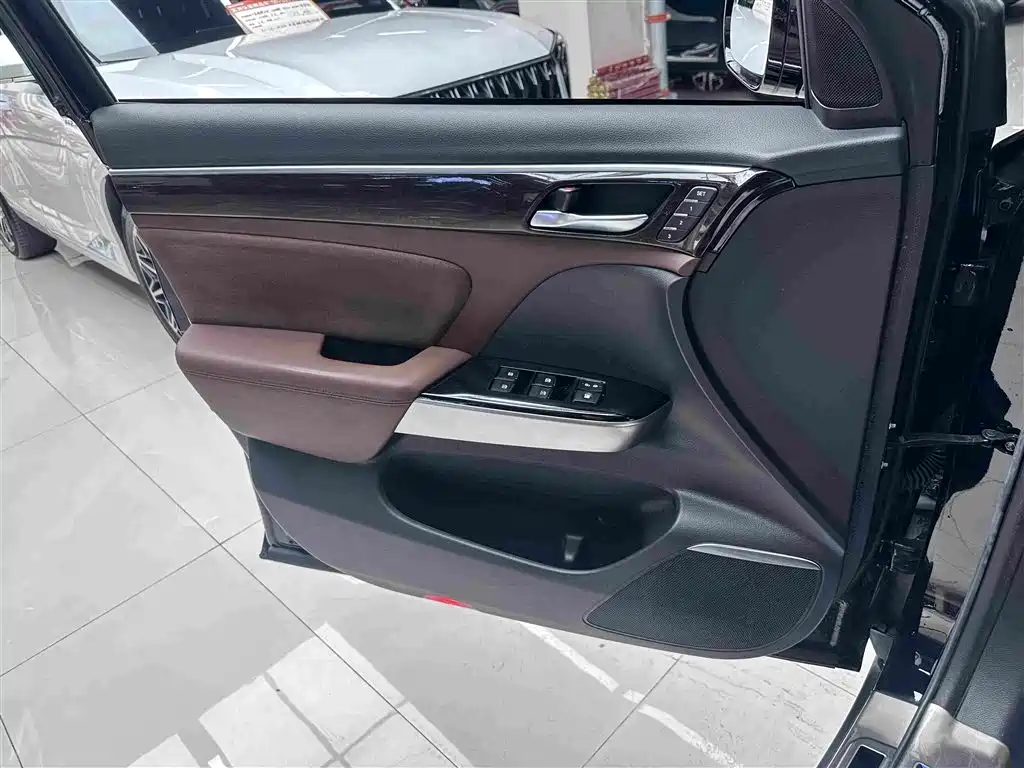 GAC Trumpchi Trumpchi GS8 2017 2017 320T AWD Luxury Smart Connect (7-Seater)