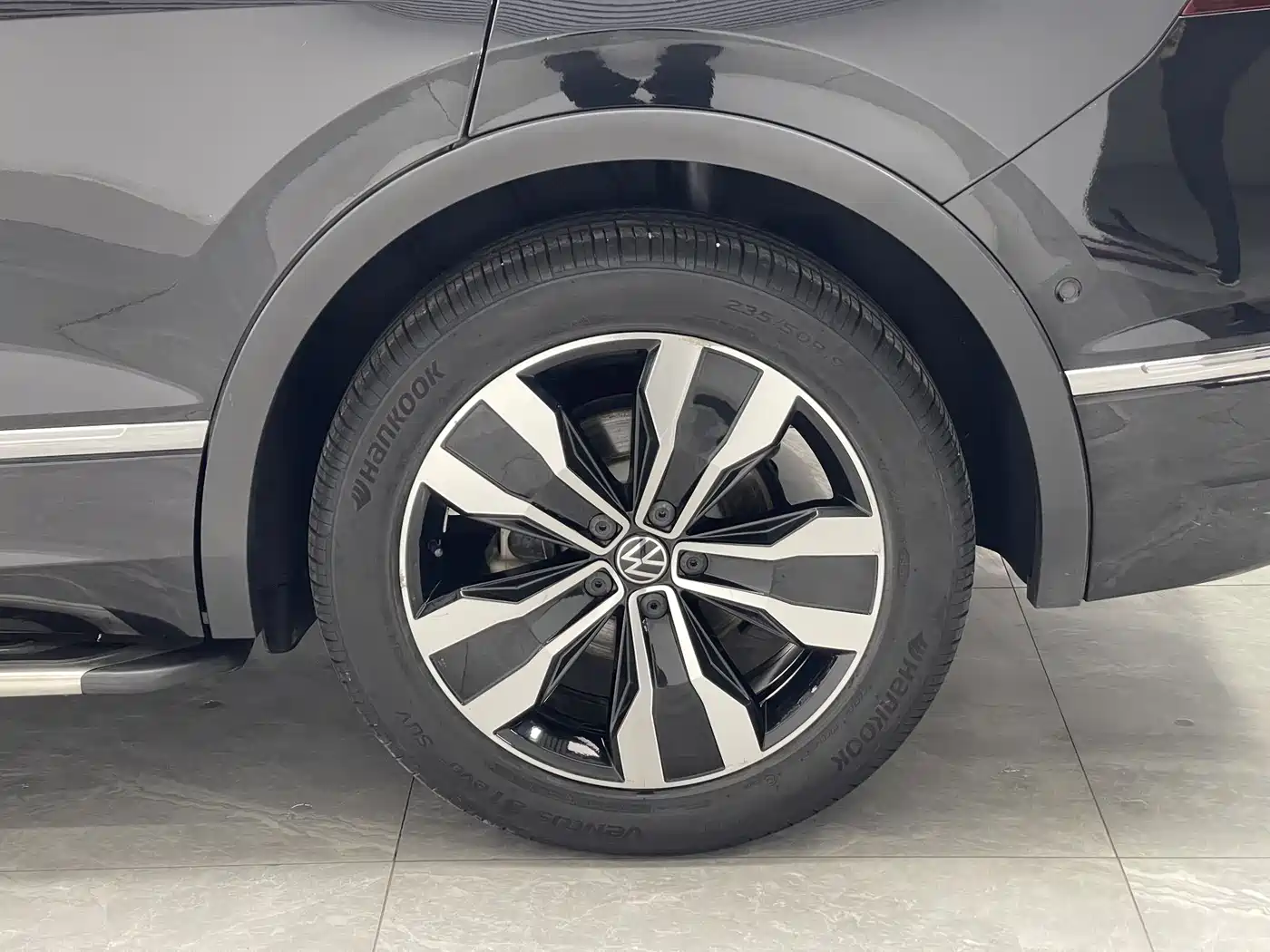 Volkswagen Tiguan L 2023 330TSI Auto 2WD R-Line Flagship Edition фото 19