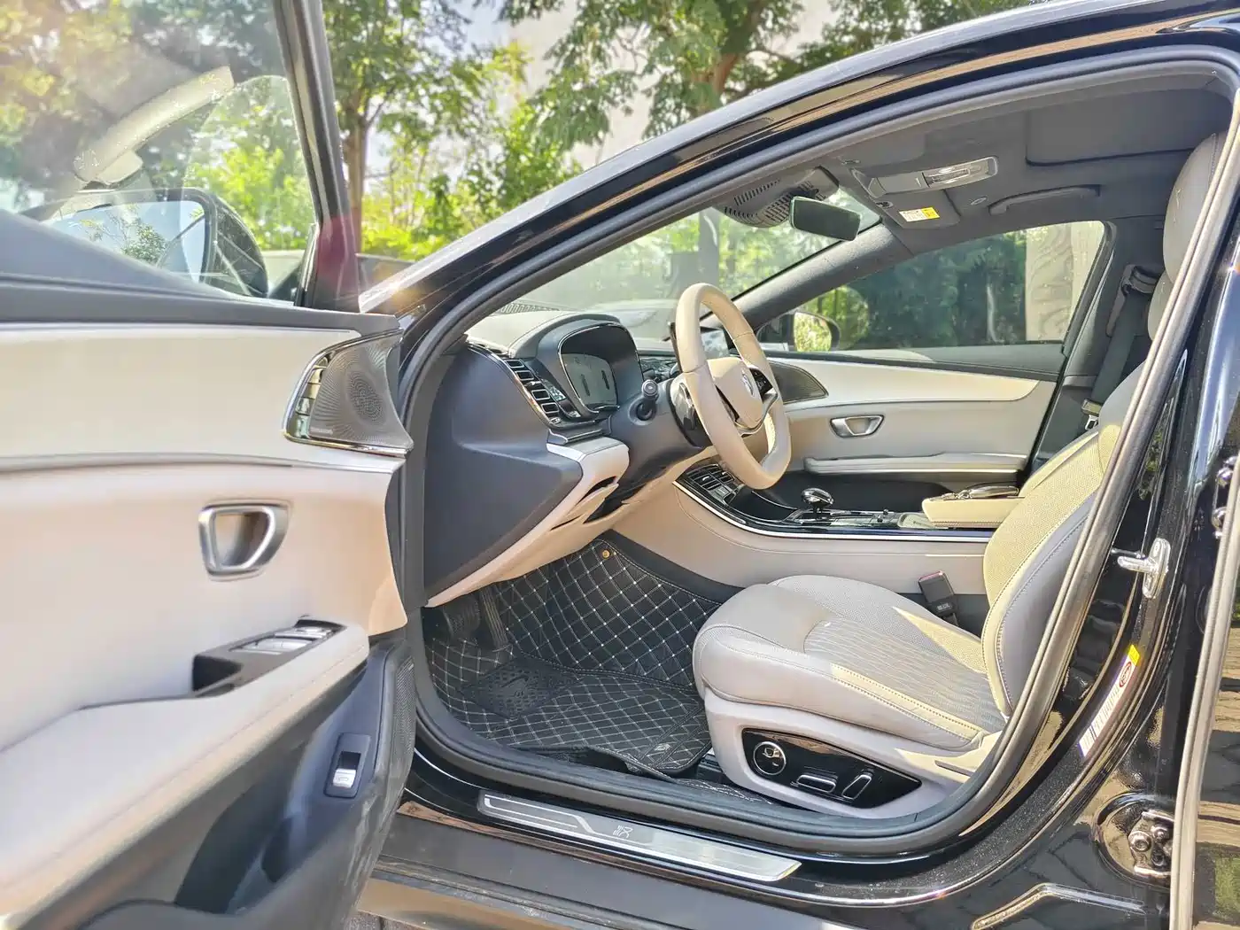 BYD Han 2025 2025 DM-i Smart Driving Edition 125KM Honor