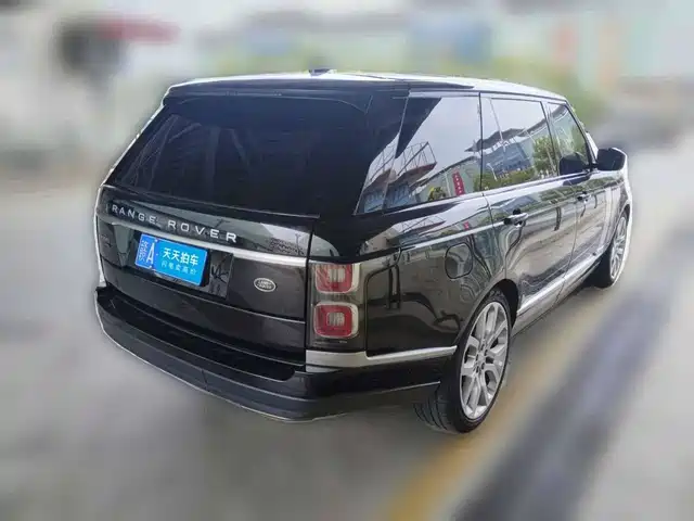 Land Rover Range Rover 2022 3.0 L6 400PS Heritage Extended Classic Edition — фото 2