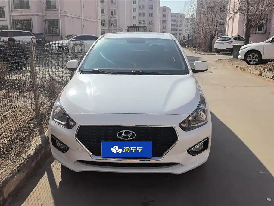 HYUNDAI RENA