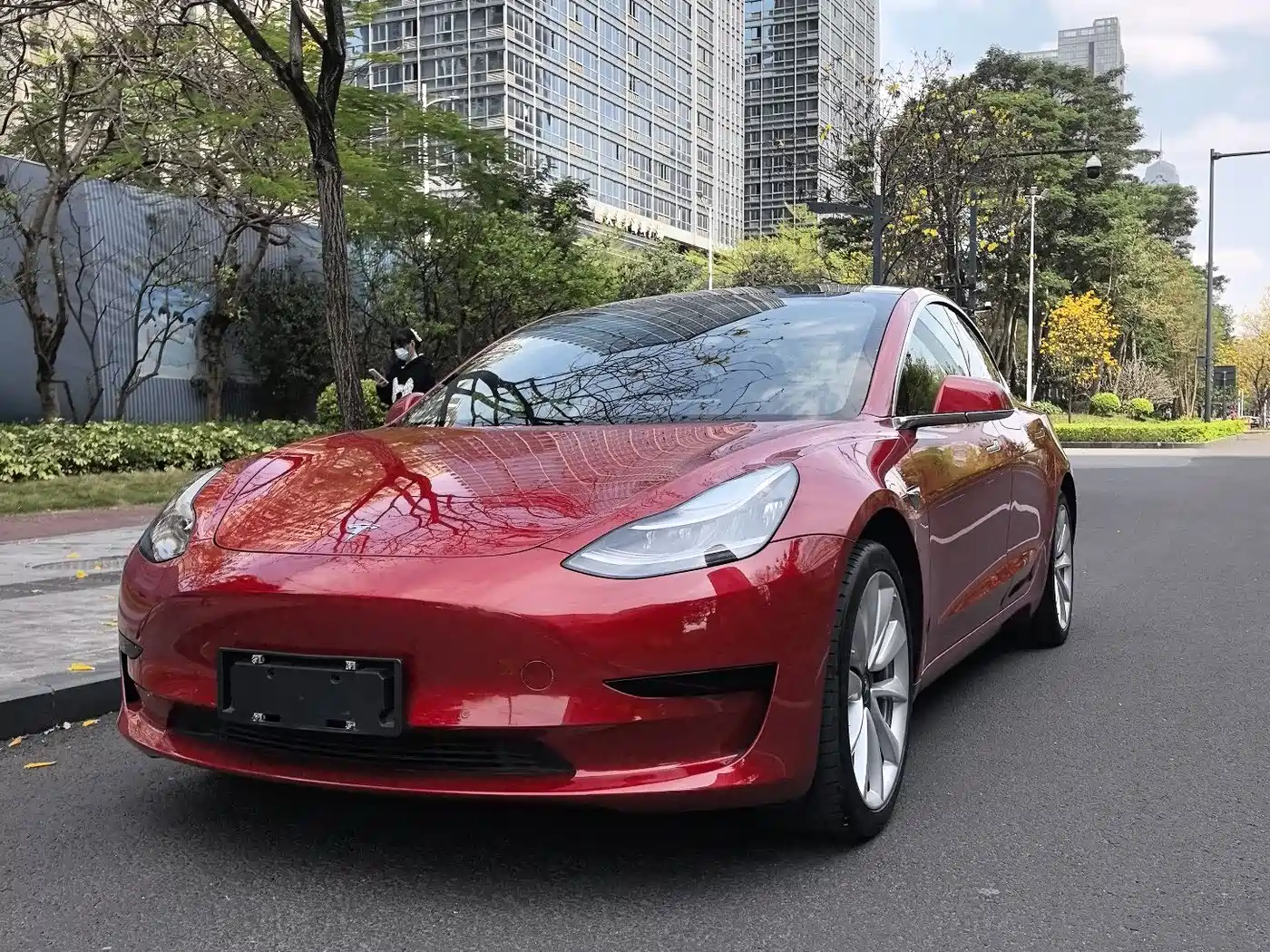 TESLA MODEL 3