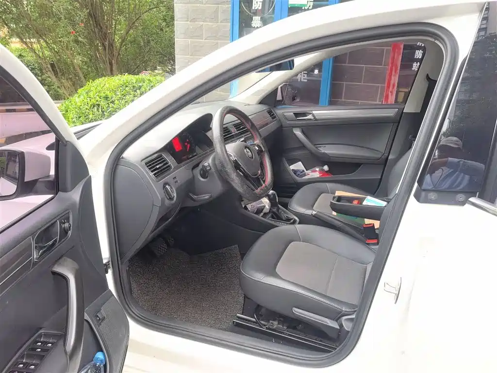 Volkswagen Santana 2018 1.5L Automatic Comfort Edition фото 13
